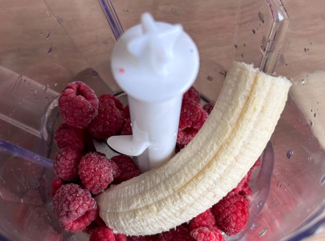 Himbeer Smoothie mit Banane Himbeer Smoothie mit Banane