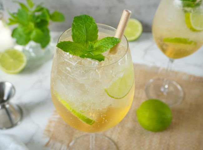 Holunderbl&uuml;tensirup Cocktail