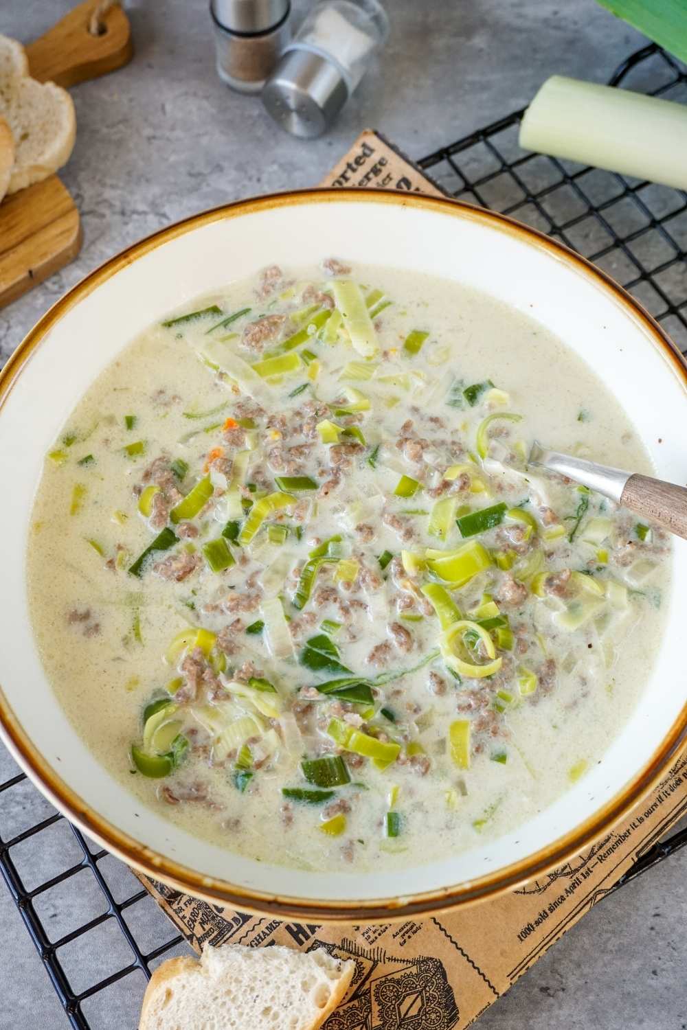 Käse-Lauch-Suppe mit Hackfleisch – einfach lecker Käse-Lauch-Suppe mit Hackfleisch – einfach lecker