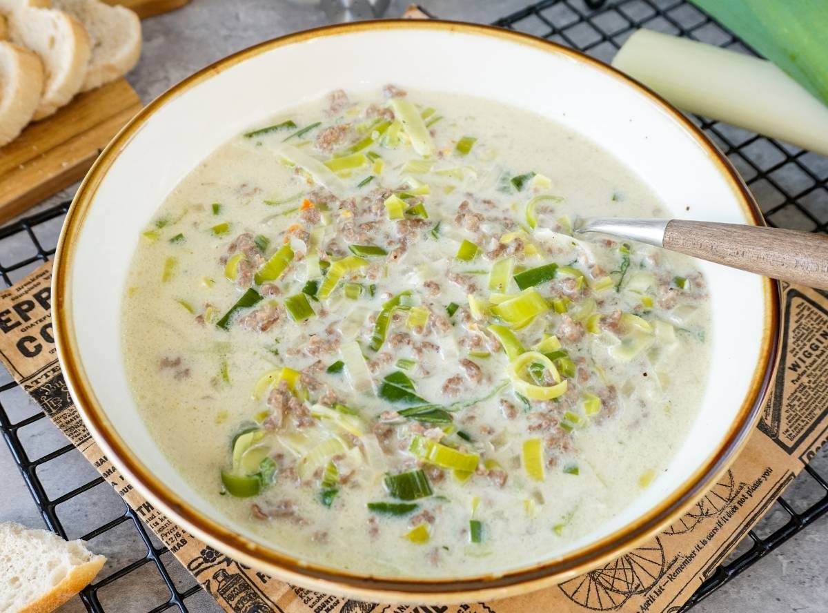 Käse-Lauch-Suppe mit Hackfleisch Käse-Lauch-Suppe mit Hackfleisch