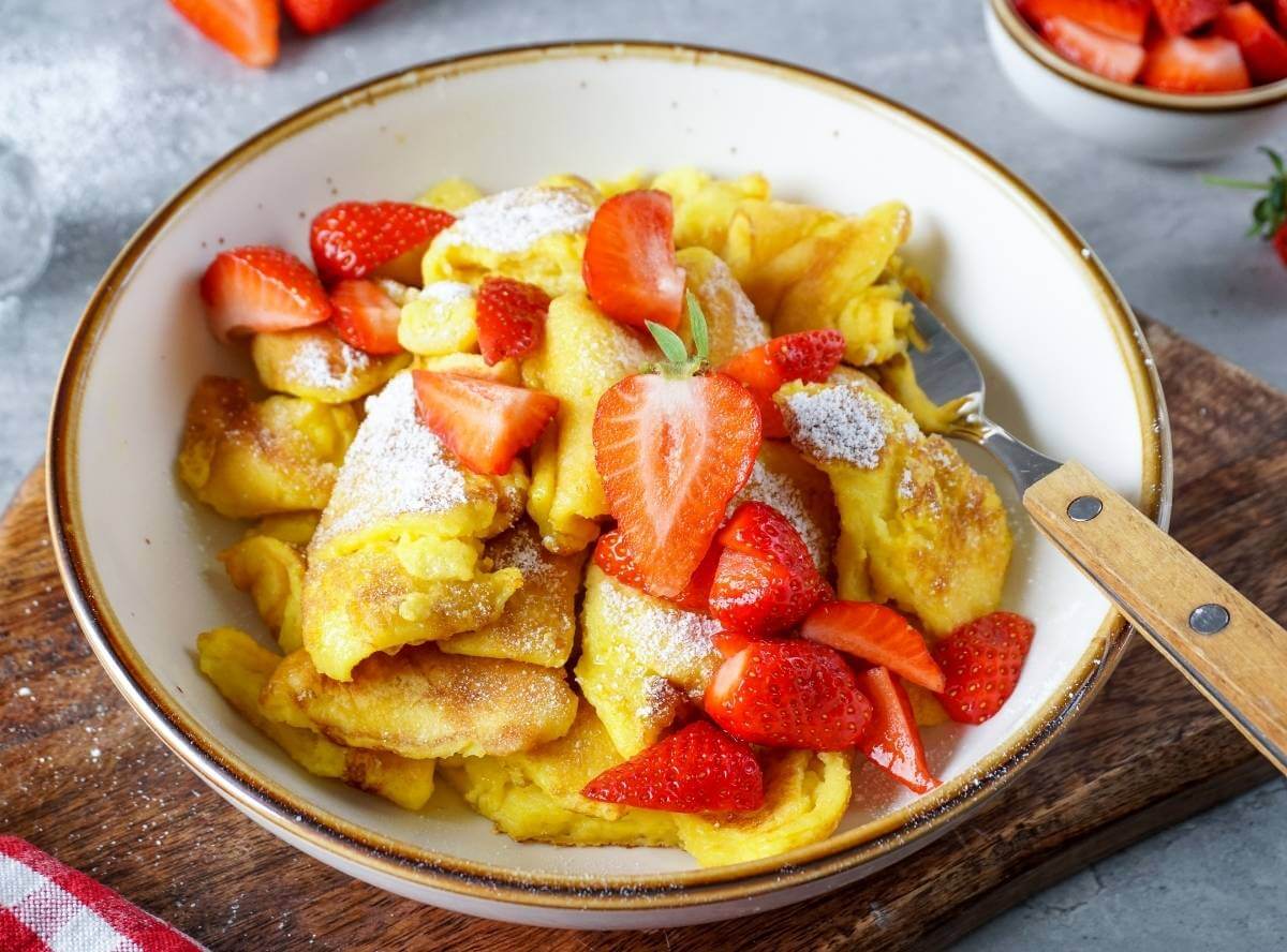 Kaiserschmarrn mit Erdbeeren