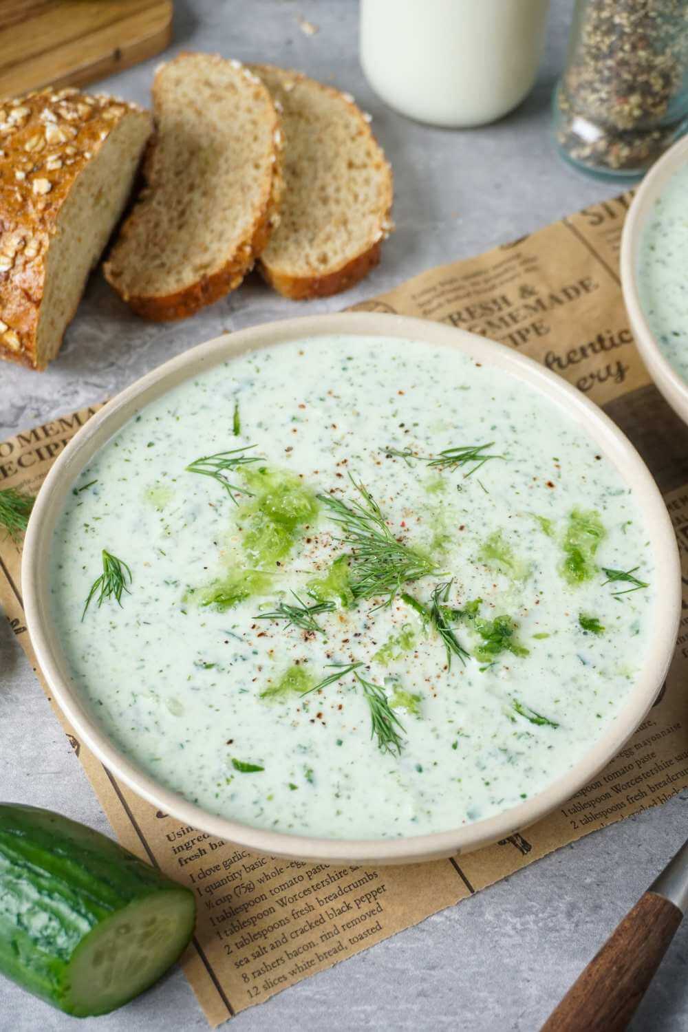 Kalte Gurkensuppe mit Dill Kalte Gurkensuppe mit Dill