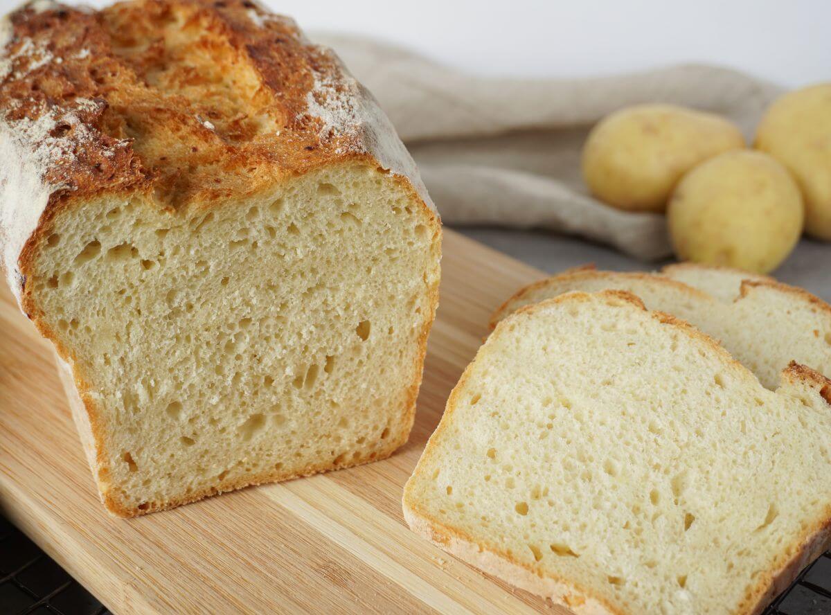 Kartoffelbrot mit gekochten Kartoffeln