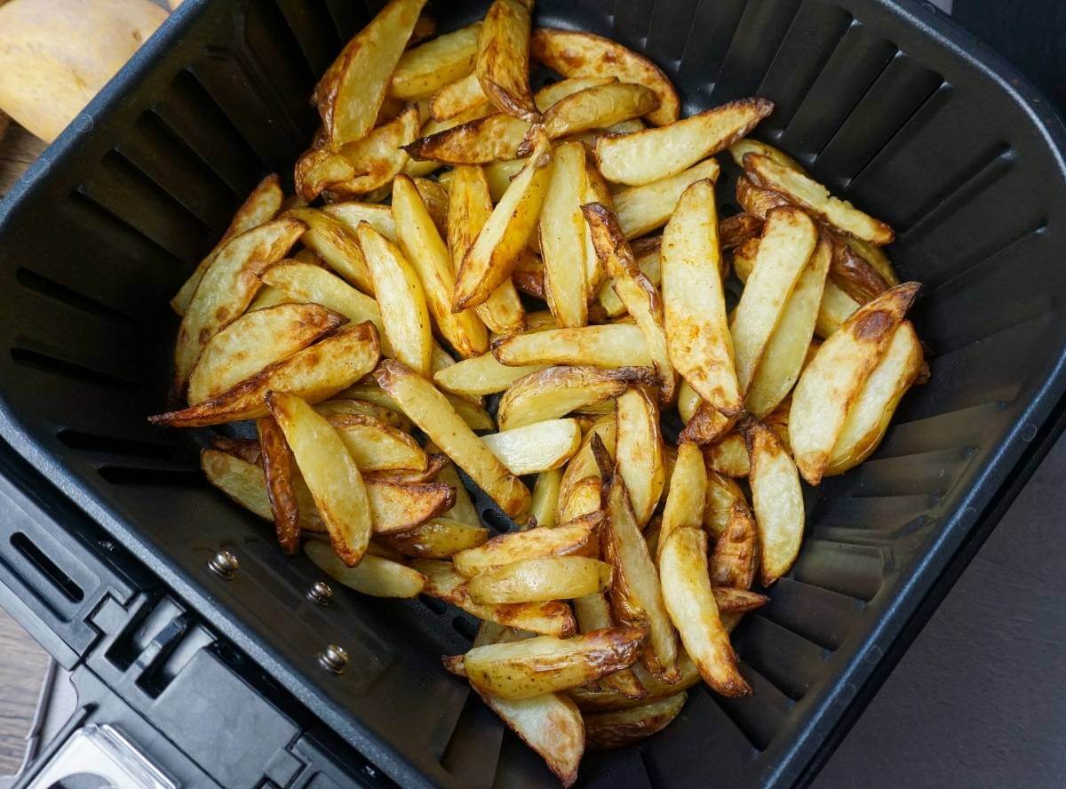 Kartoffelecken aus der Heißluftfritteuse – so knusprig