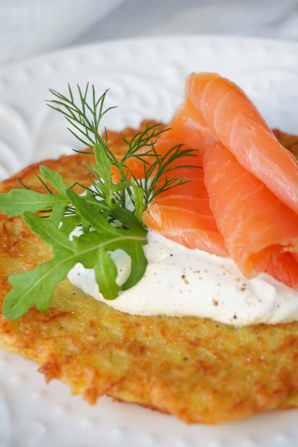 Kartoffelpuffer mit Lachs und Kr&auml;uterquark