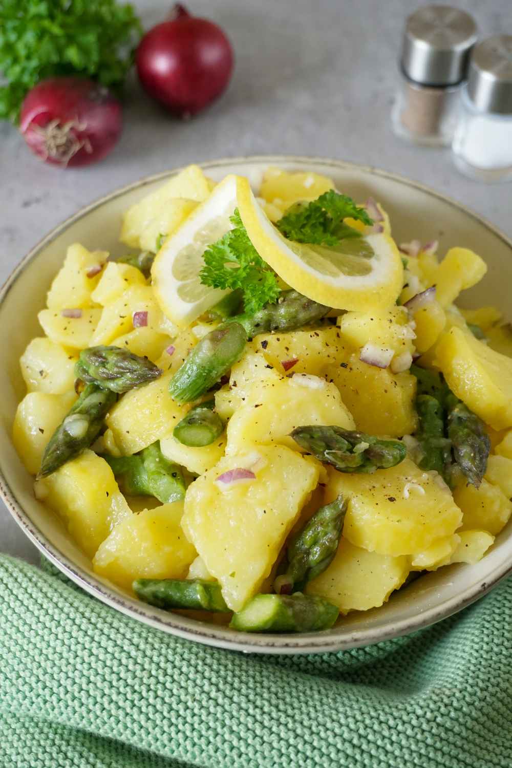 Kartoffelsalat mit grünem Spargel Kartoffelsalat mit grünem Spargel