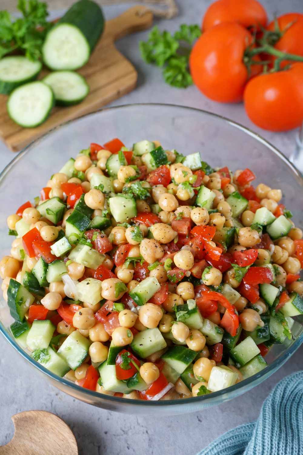 Kichererbsen Salat mit Gurke und Tomaten Kichererbsen Salat mit Gurke und Tomaten