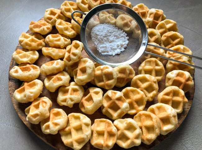 Knusprige Waffelplätzchen Knusprige Waffelplätzchen