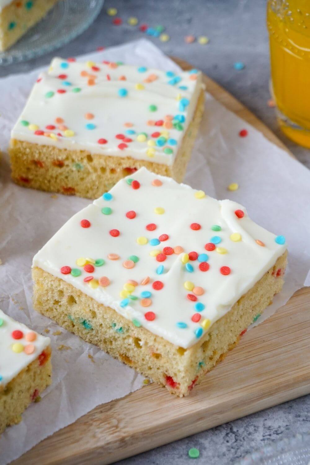Konfetti-Kuchen - fluffig, fröhlich und beliebt