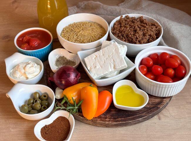Zutaten für Kritharaki Auflauf mit Feta Zutaten für Kritharaki Auflauf mit Feta