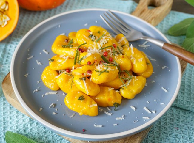K&uuml;rbis-Gnocchi mit Salbeibutter