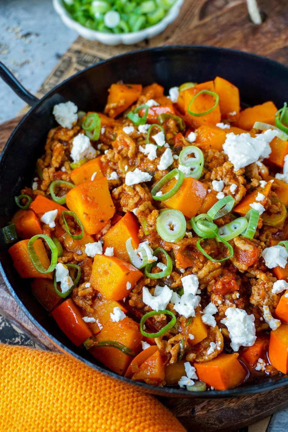 Kürbis-Hackfleisch-Pfanne mit Feta