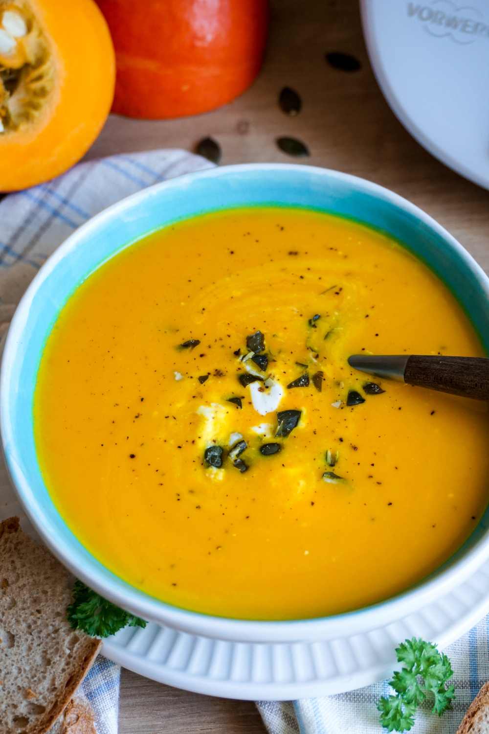 Kürbissuppe aus dem Thermomix – einfach lecker Kürbissuppe aus dem Thermomix – einfach lecker