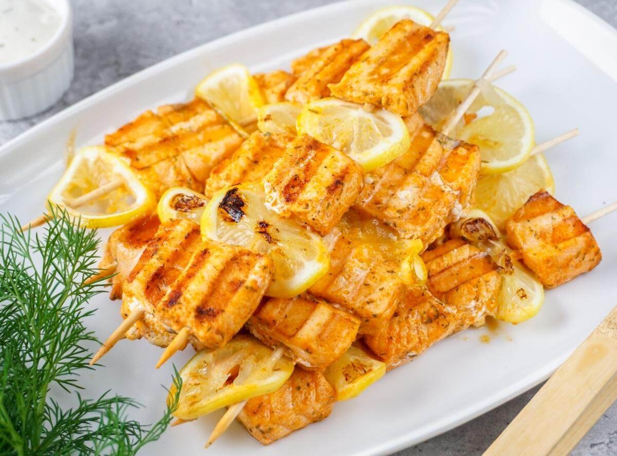 Lachs-Spieße vom Grill – ein Hit für Kinder & Familie