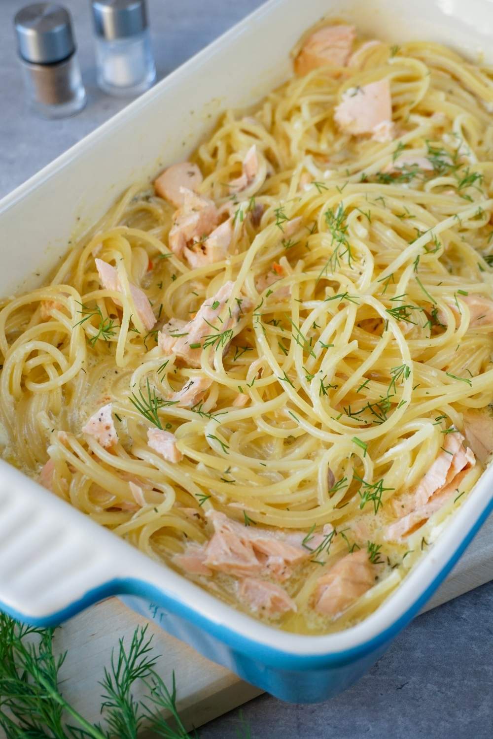 Spaghetti mit Lachs aus dem Ofen Spaghetti mit Lachs aus dem Ofen