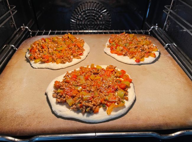 Lahmacun Pizza Lahmacun Pizza