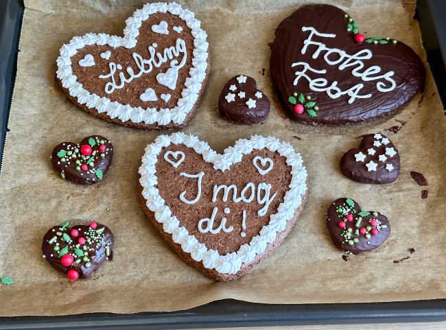 Lebkuchenherzen verzieren Lebkuchenherzen verzieren