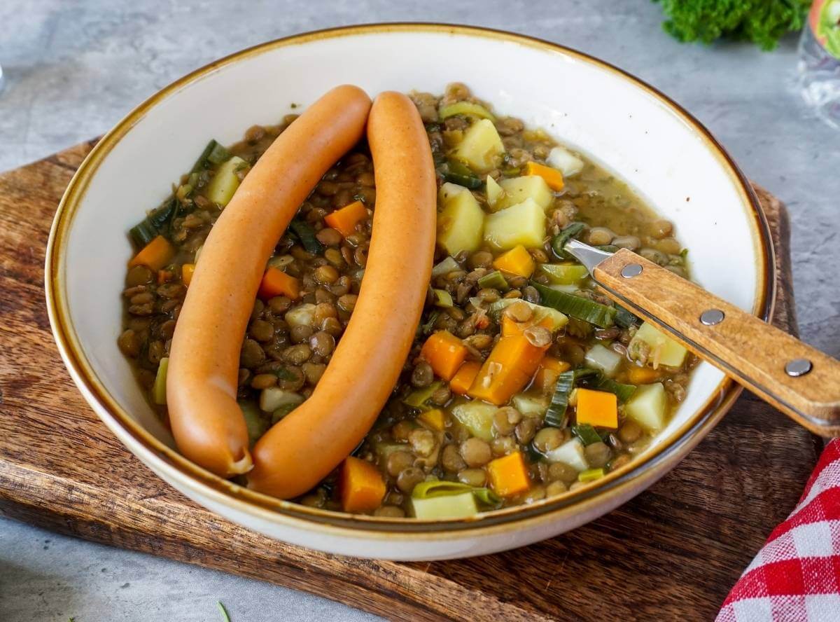 Linseneintopf mit W&uuml;rstchen