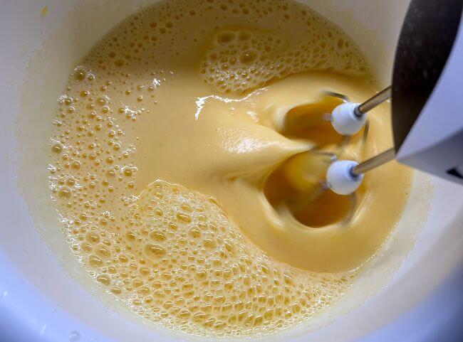 Mandarinen-Quarkkuchen - Eier schaumig schlagen Mandarinen-Quarkkuchen - Eier schaumig schlagen