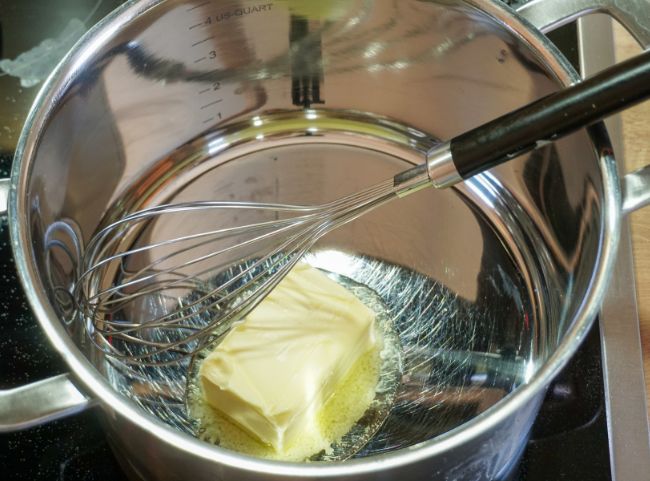 Mehlschwitze Butter schmelzen Mehlschwitze Butter schmelzen