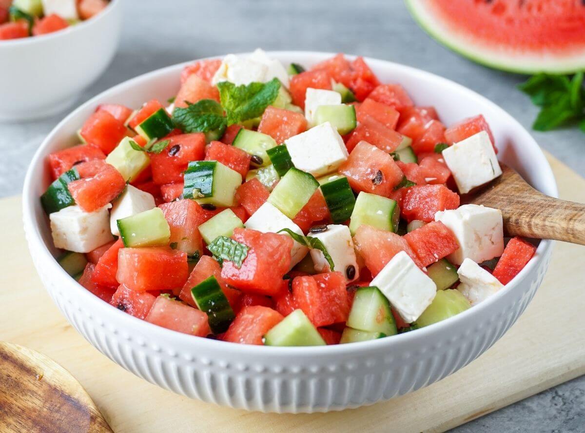 Wassermelonen-Feta-Salat – so erfrischend & leicht