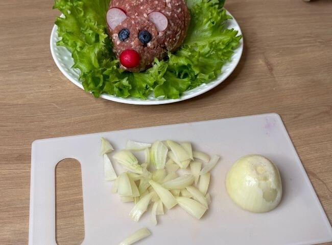 Mettigel Zwiebel Mettigel Zwiebel