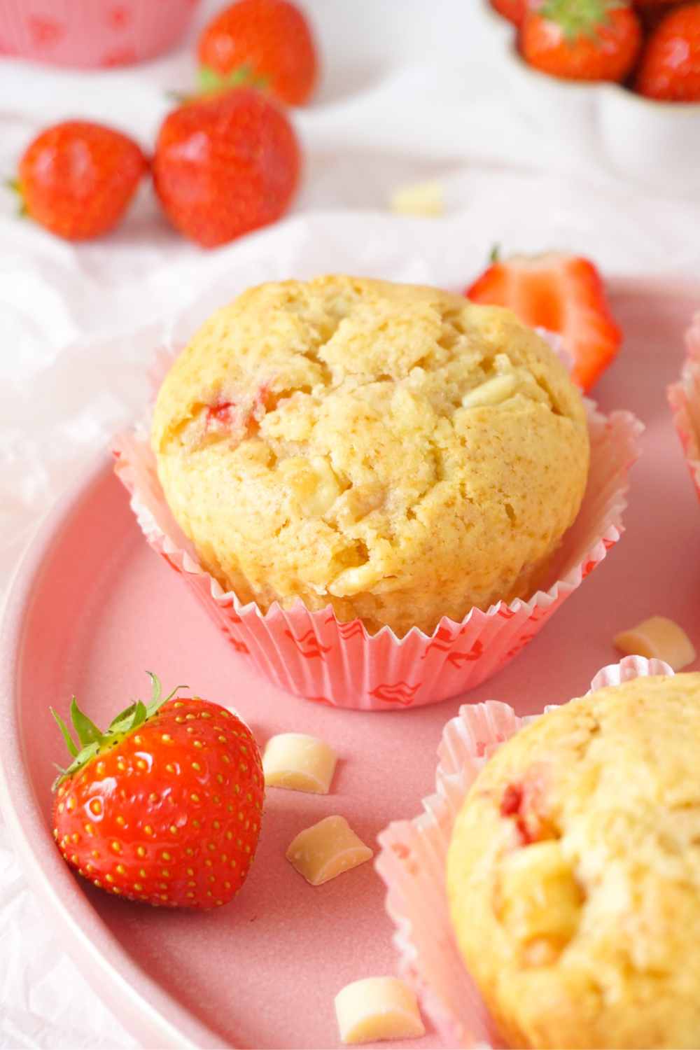 Erdbeermuffins mit weißer Schokolade Erdbeermuffins mit weißer Schokolade