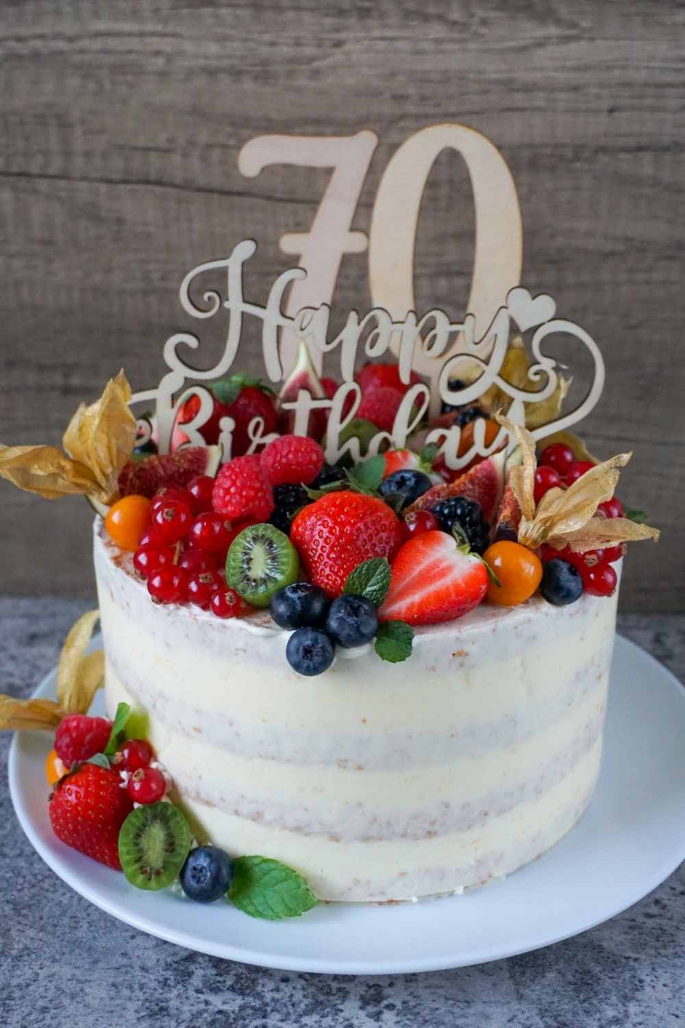 Naked Cake mit Beeren backen Naked Cake mit Beeren backen