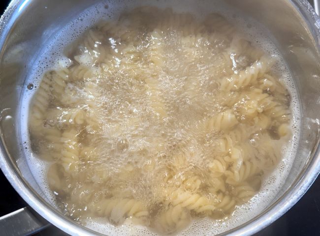 Nudeln al dente kochen f&uuml;r Nudelsalat