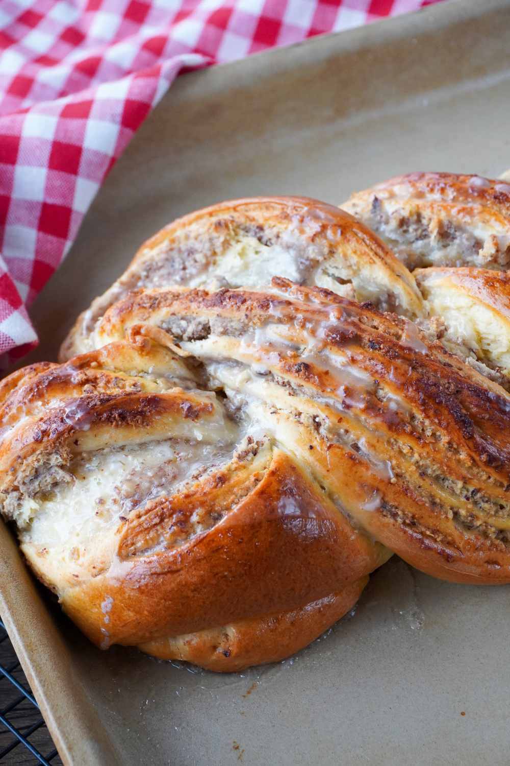 Nusszopf - So saftig, da bleibt kein Krümel übrig Nusszopf - So saftig, da bleibt kein Krümel übrig