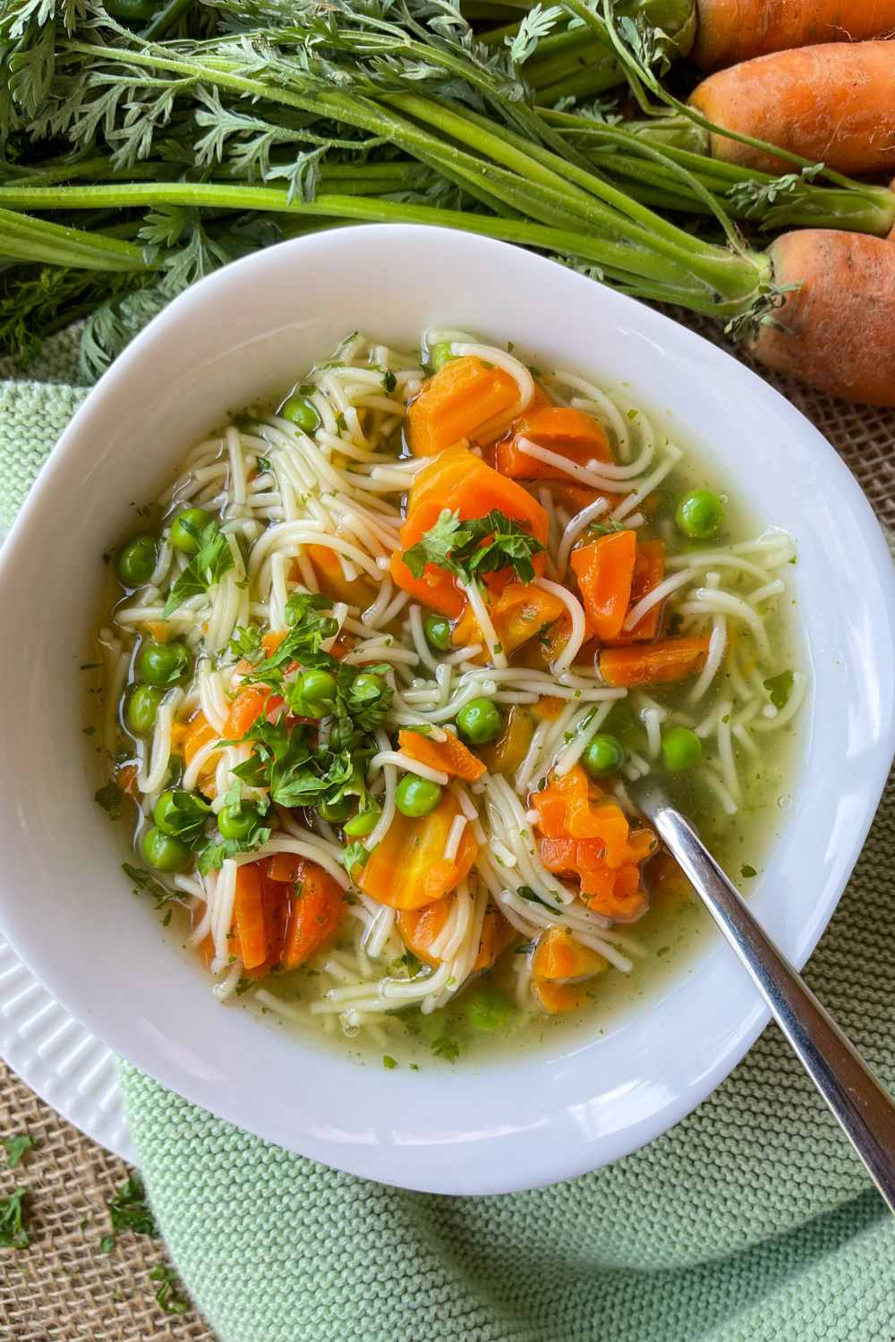 Frühlingssuppe vegetarisch Frühlingssuppe vegetarisch