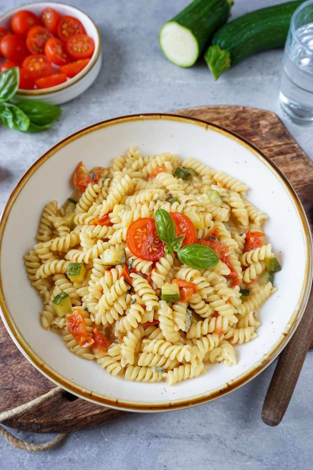 One Pot Pasta mit Zucchini, Tomate & Gorgonzola One Pot Pasta mit Zucchini, Tomate & Gorgonzola