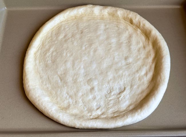 Pizza Bianca Teig ausrollen Pizza Bianca Teig ausrollen