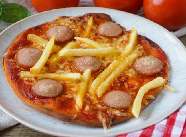 Pizza W&uuml;rstchen Pommes
