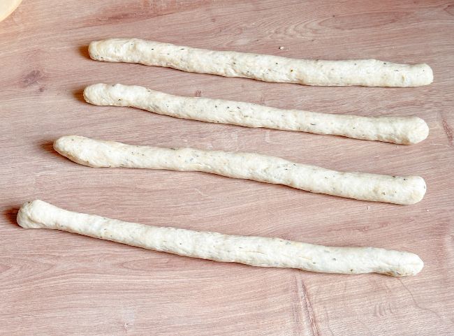 Pizzaschlangen Quark-Öl-Teig Pizzaschlangen Quark-Öl-Teig
