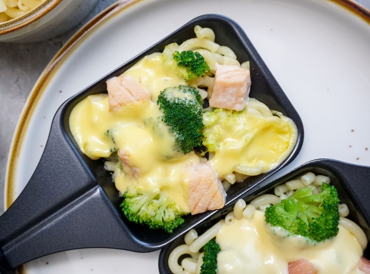 Raclette mit Lachs – so lecker, dass du nie wieder nur Käse willst