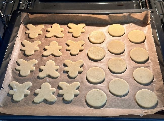 Rentier-Plätzchen backen Rentier-Plätzchen backen