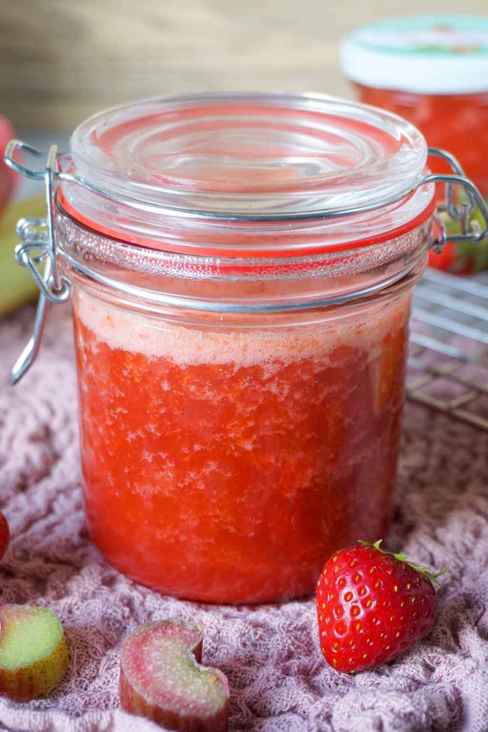 Erdbeer-Rhabarber-Marmelade Erdbeer-Rhabarber-Marmelade