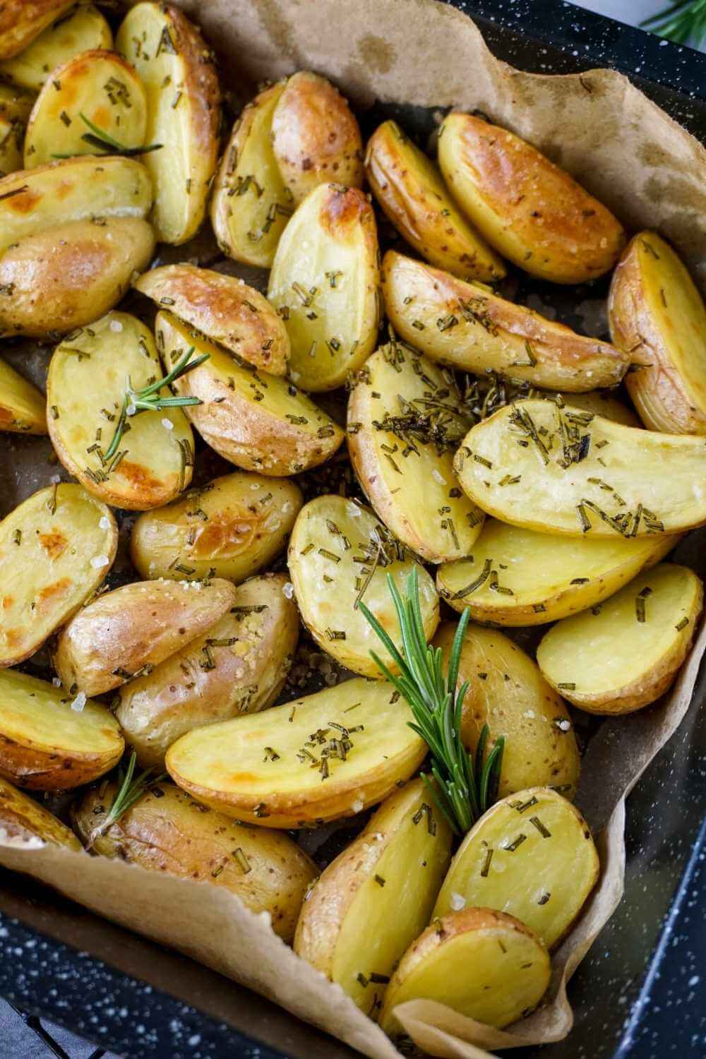 Rosmarinkartoffeln - Das allerbeste Ofen-Rezept Rosmarinkartoffeln - Das allerbeste Ofen-Rezept