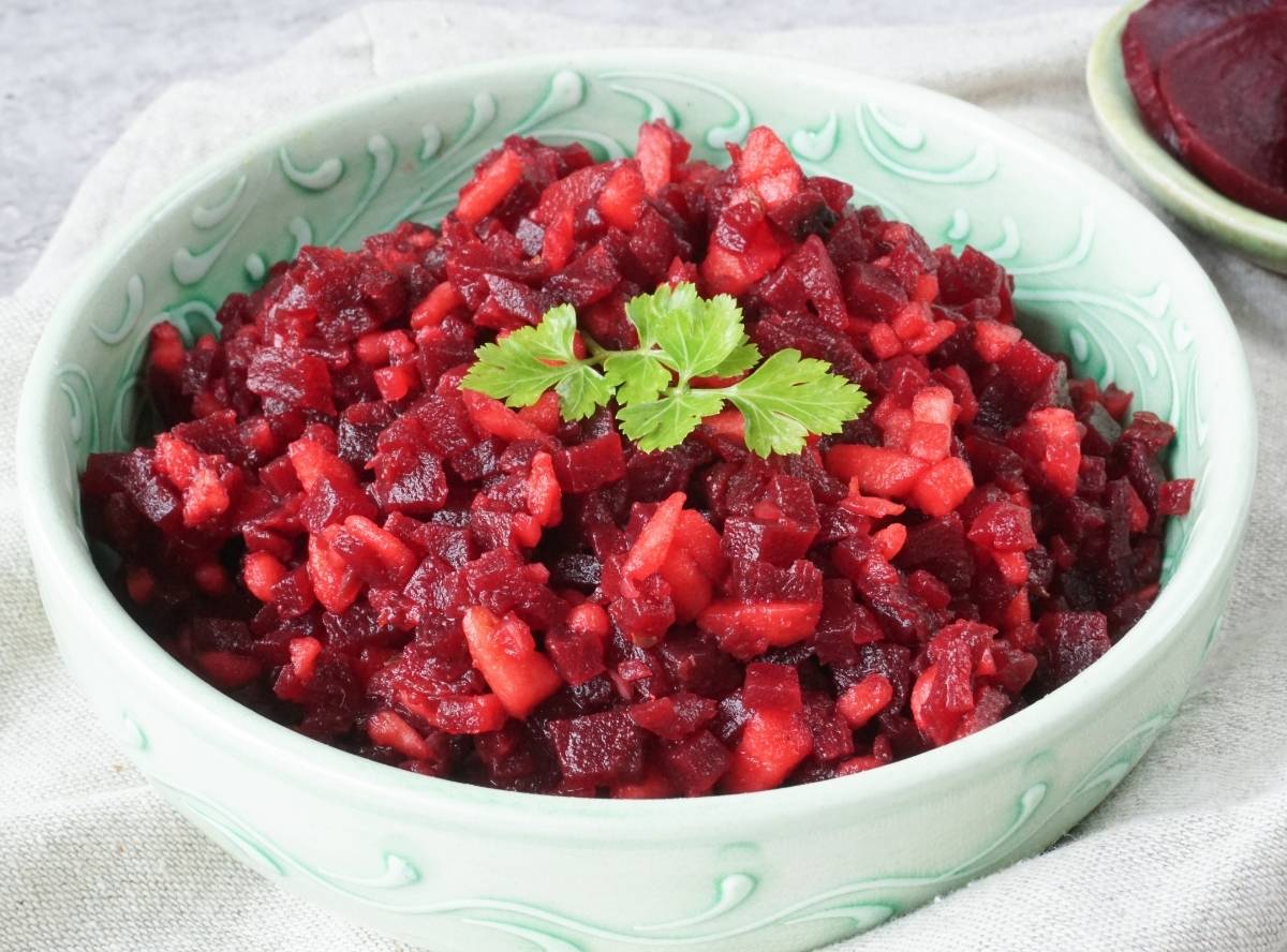 Rote Bete Salat mit Apfel nach Omas Art