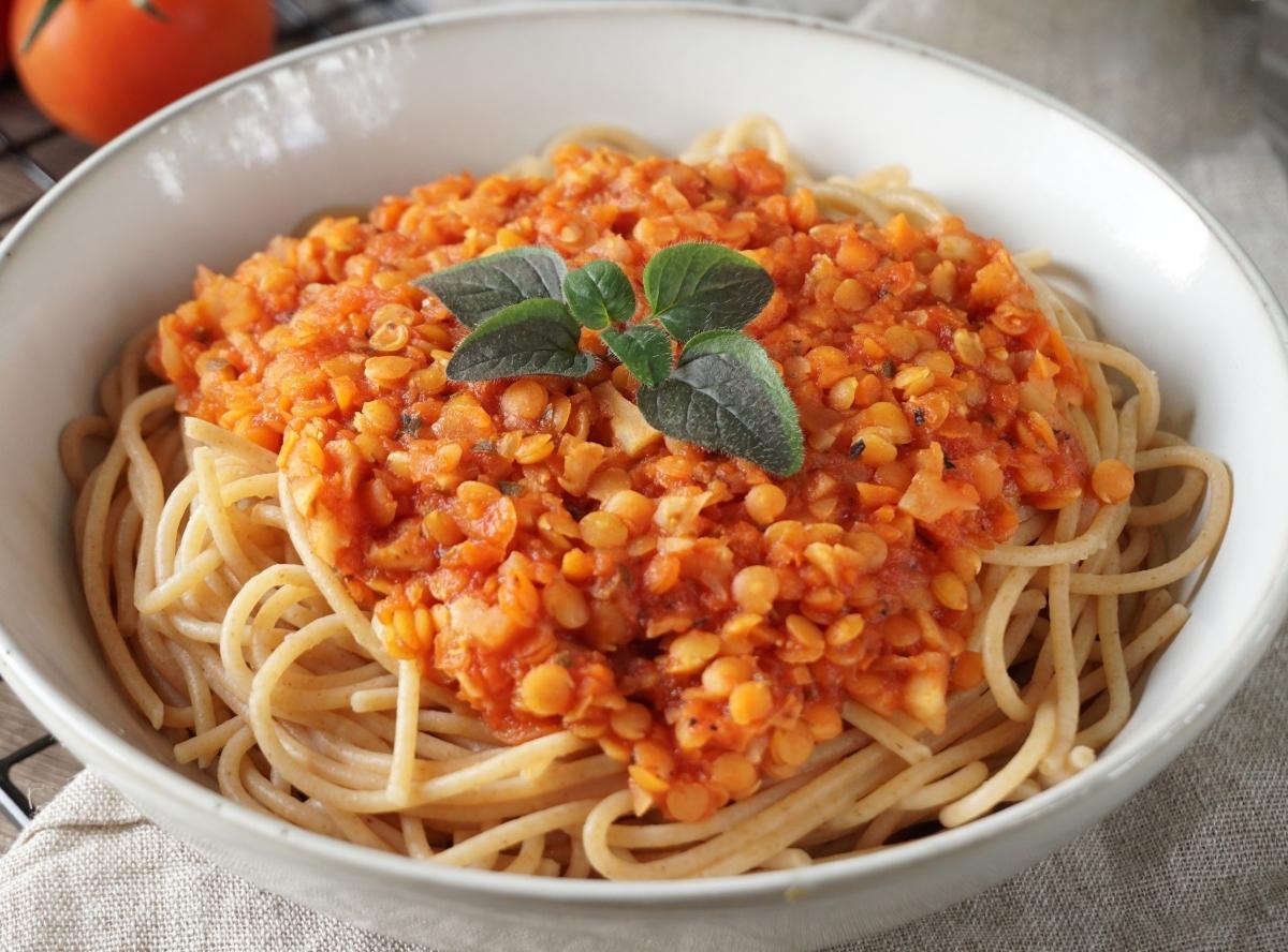 Rote Linsen-Bolognese - schnell & einfach