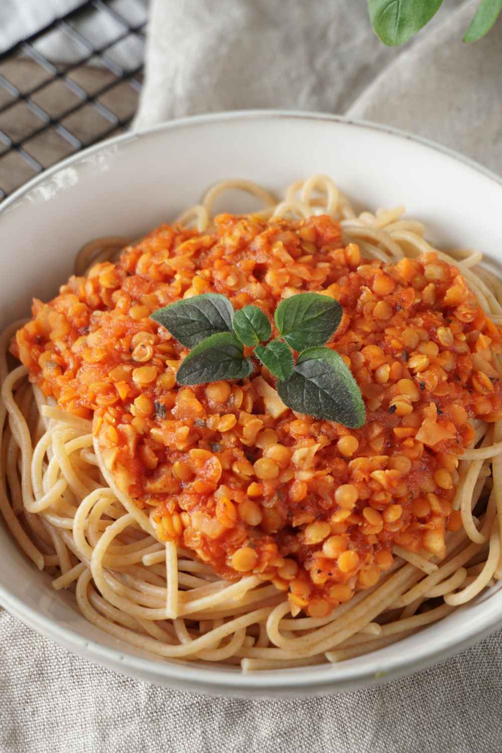Rote Linsen-Bolognese - schnell & einfach Rote Linsen-Bolognese - schnell & einfach