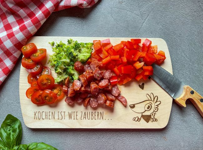 Salami Baguette mit Paprika und Brokkoli Paprika, Brokkoli und Salami klein schneiden