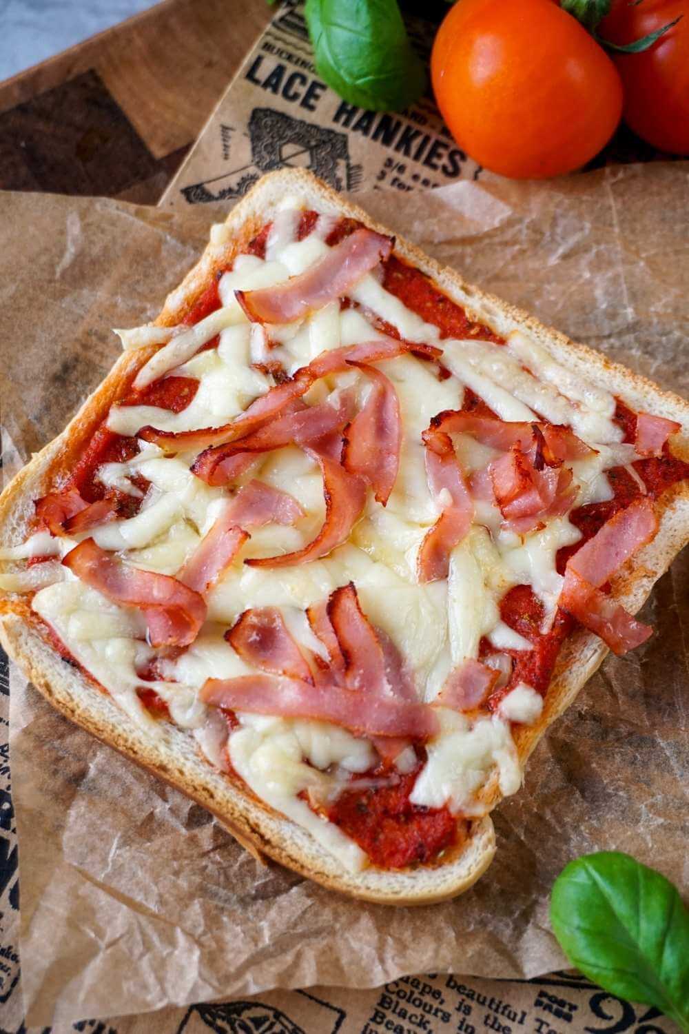 Pizza-Toast aus der Heißluftfritteuse