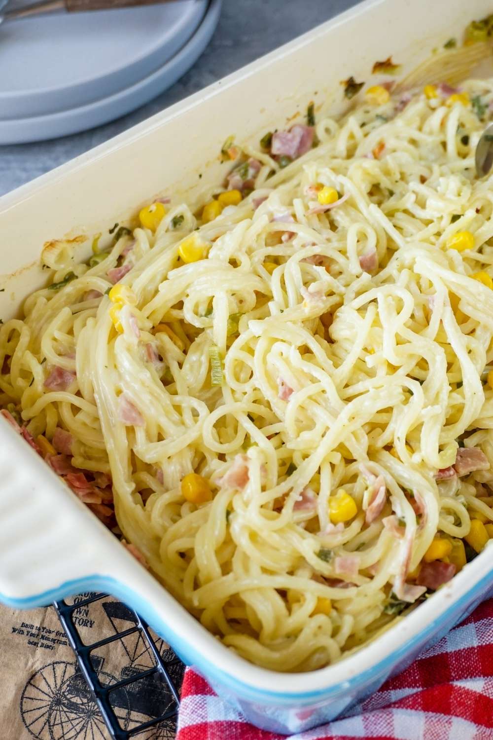 Schinken-Lauch-Spaghetti aus dem Ofen Schinken-Lauch-Spaghetti aus dem Ofen