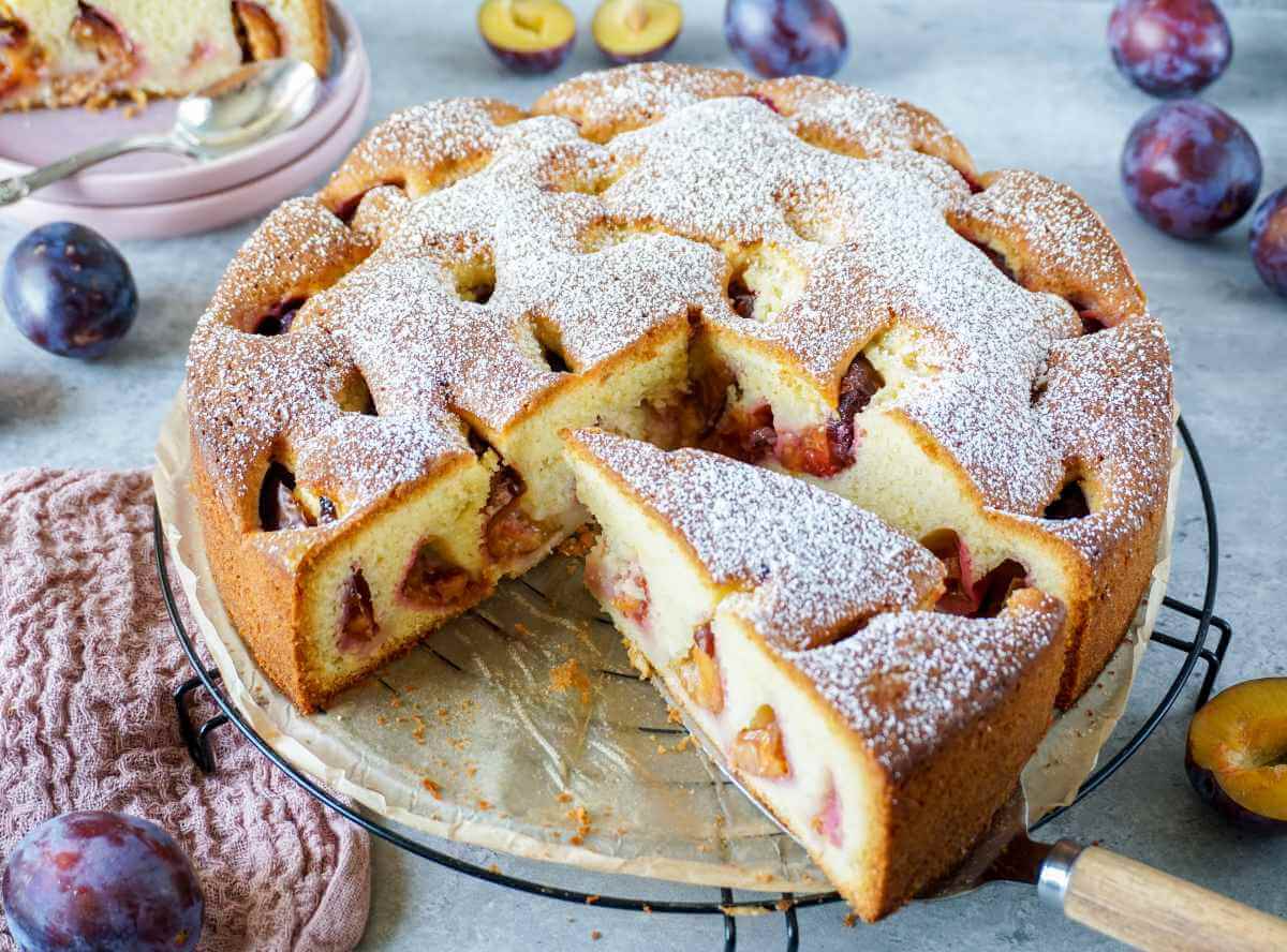 Schneller Pflaumenkuchen mit Rührteig Schneller Pflaumenkuchen mit Rührteig