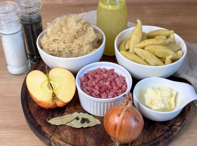 Zutaten f&uuml;r Schupfnudeln mit Sauerkraut
