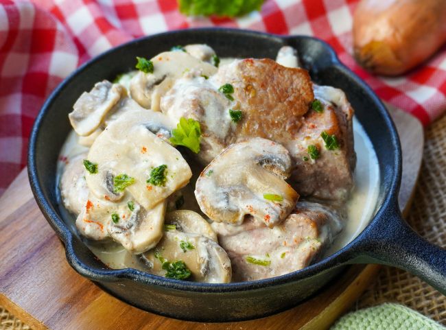 Schweinefilet mit frischen Champignons Schweinefilet mit frischen Champignons