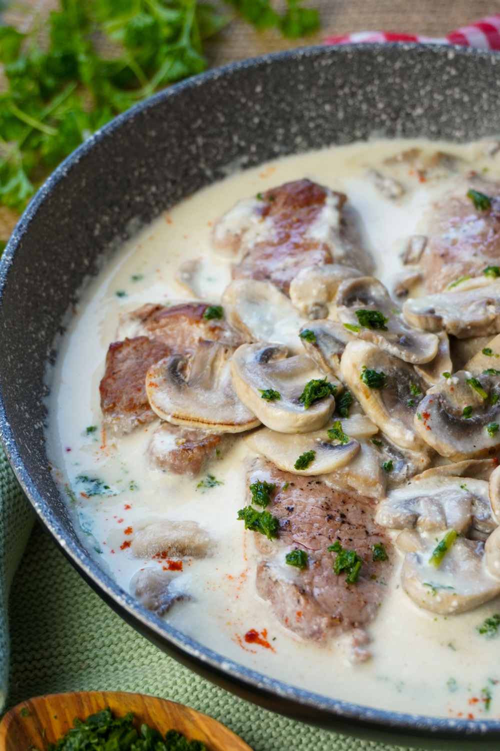 Schweinefilet mit Champignons Schweinefilet mit Champignons