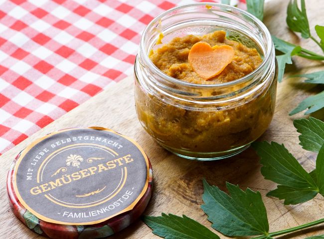 Selbstgemachte Gem&uuml;sepaste f&uuml;r Gem&uuml;sebr&uuml;he